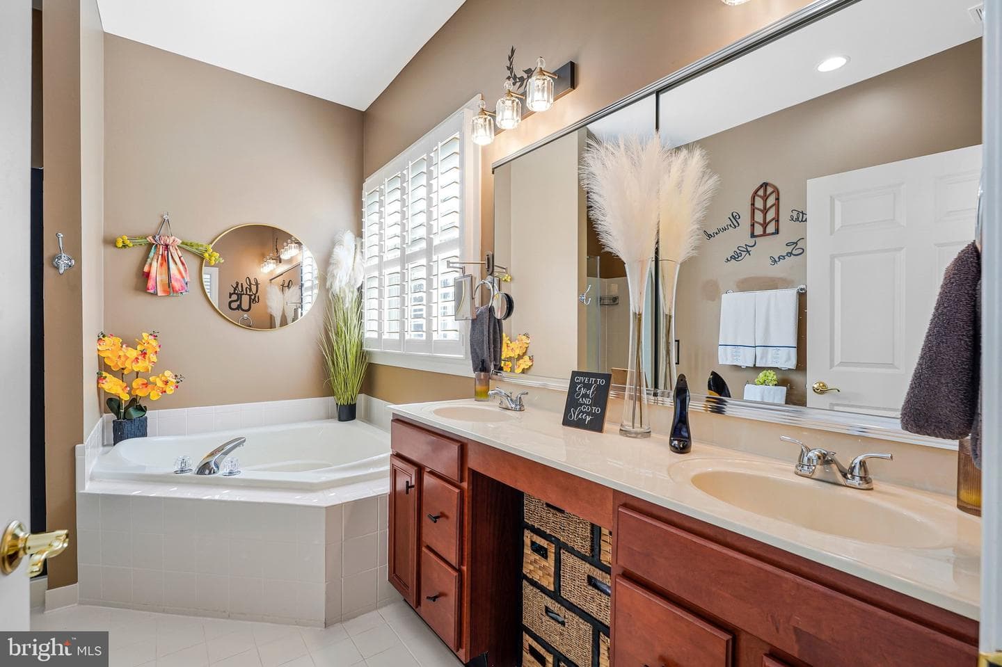 15517 Legacy Way photo 26
