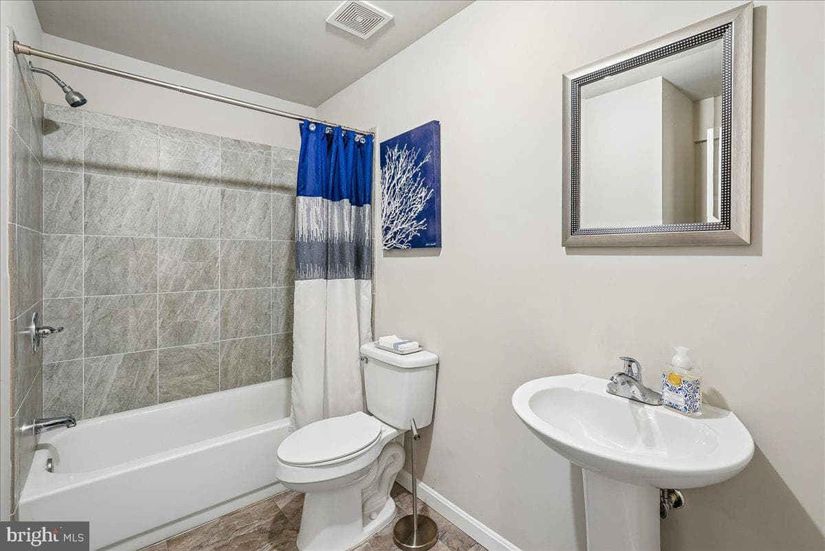 12268 Sedge Street photo 32