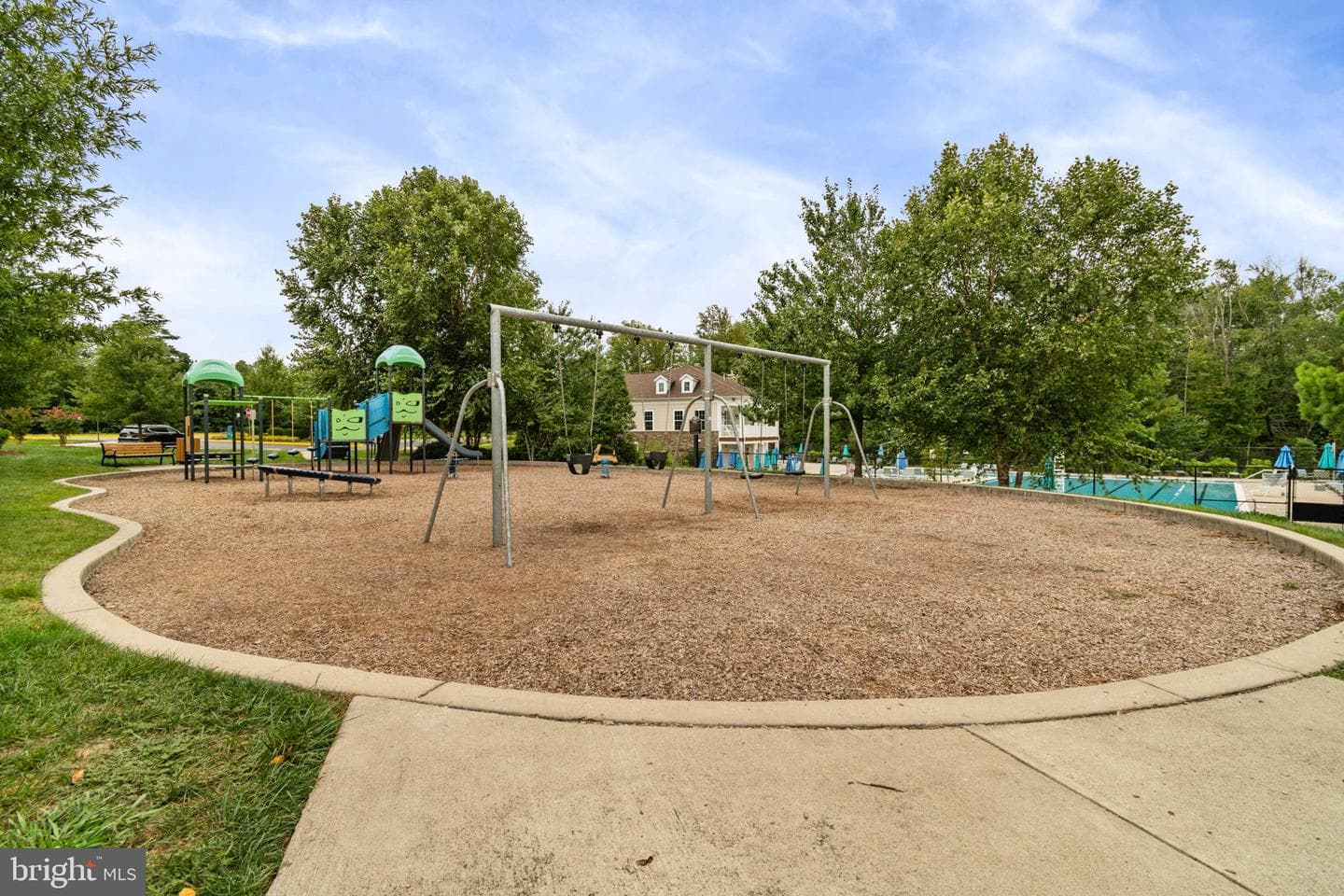 6654 Bartrams Forest Lane photo 43