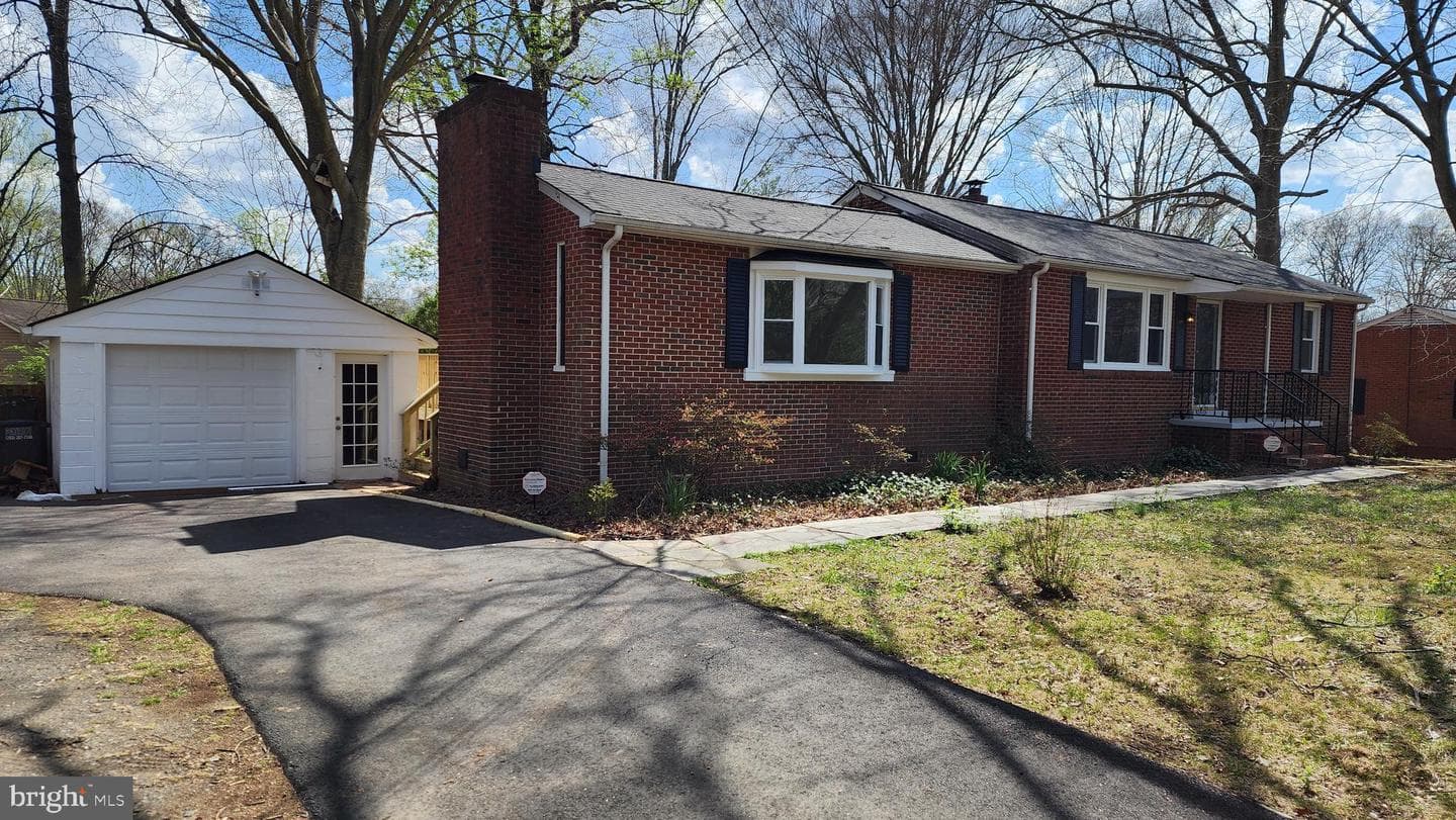 8405 Rugby Road photo 2