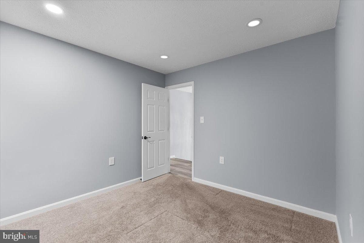10415 Labrador Loop photo 47