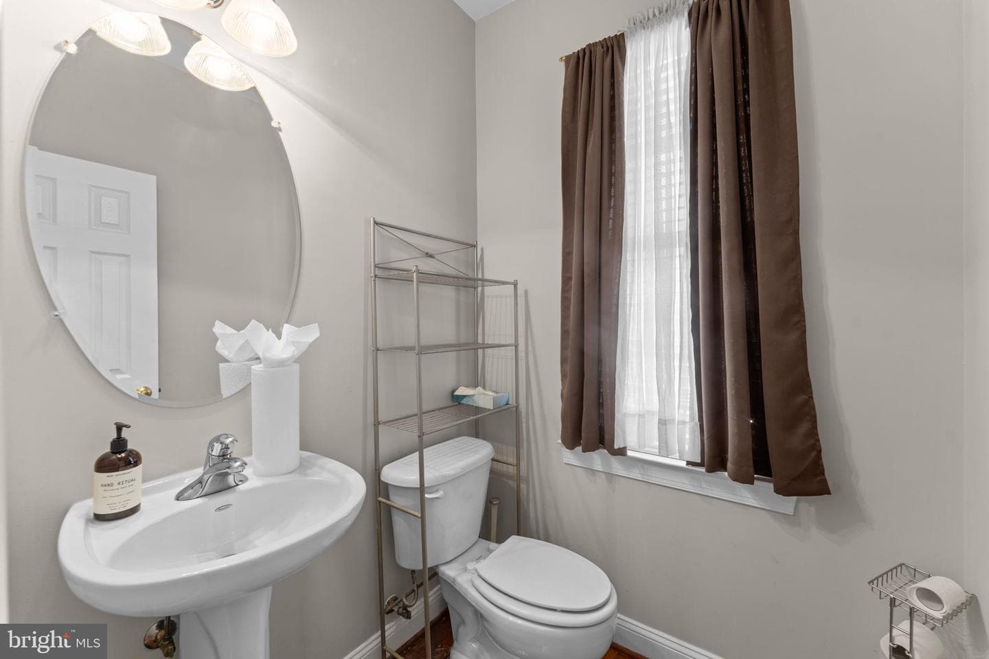 19228 Buna Street photo 35