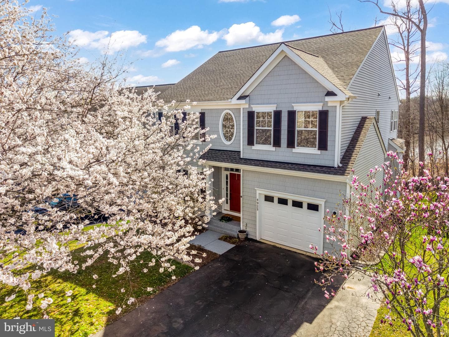 4925 Breeze Way photo 2