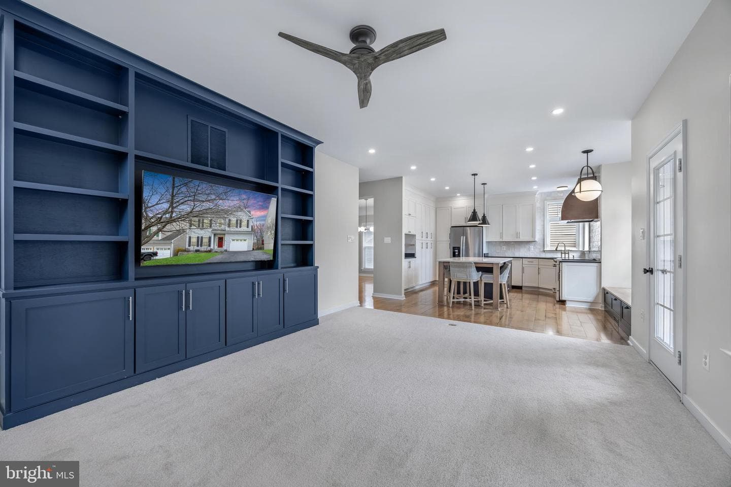 4925 Breeze Way photo 24