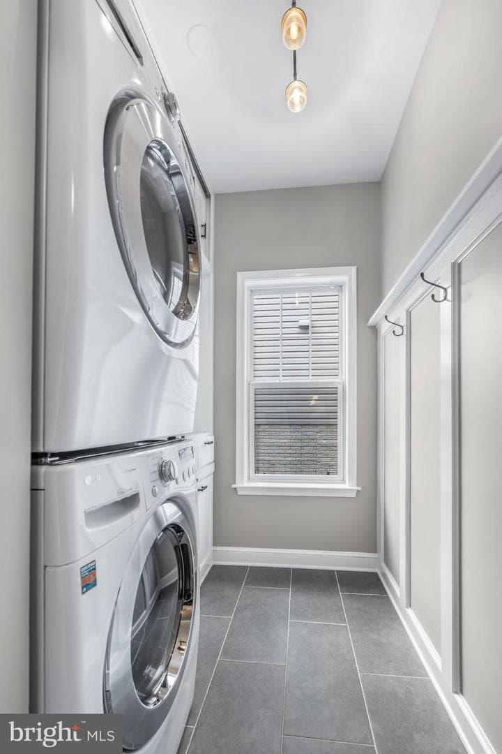 4925 Breeze Way photo 35