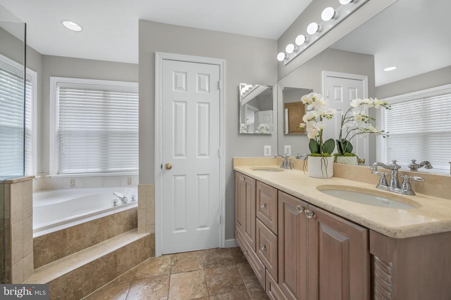 4925 Breeze Way photo 45