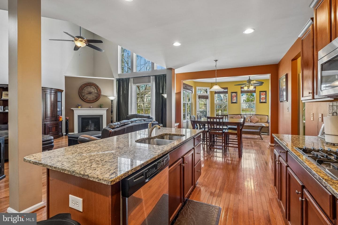 8716 Raleigh Mews photo 12