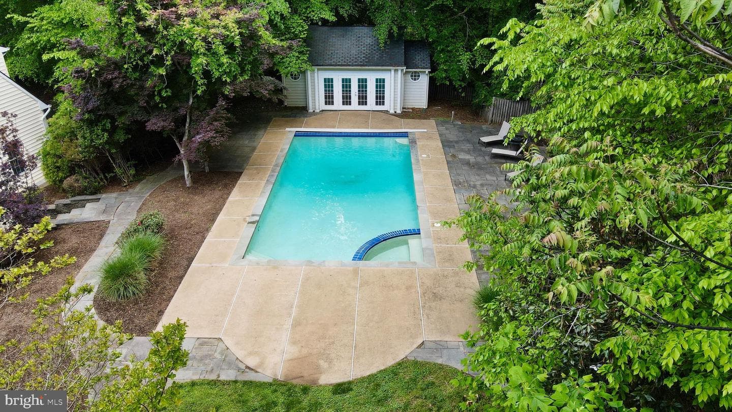 7008 Trappers Court photo 43