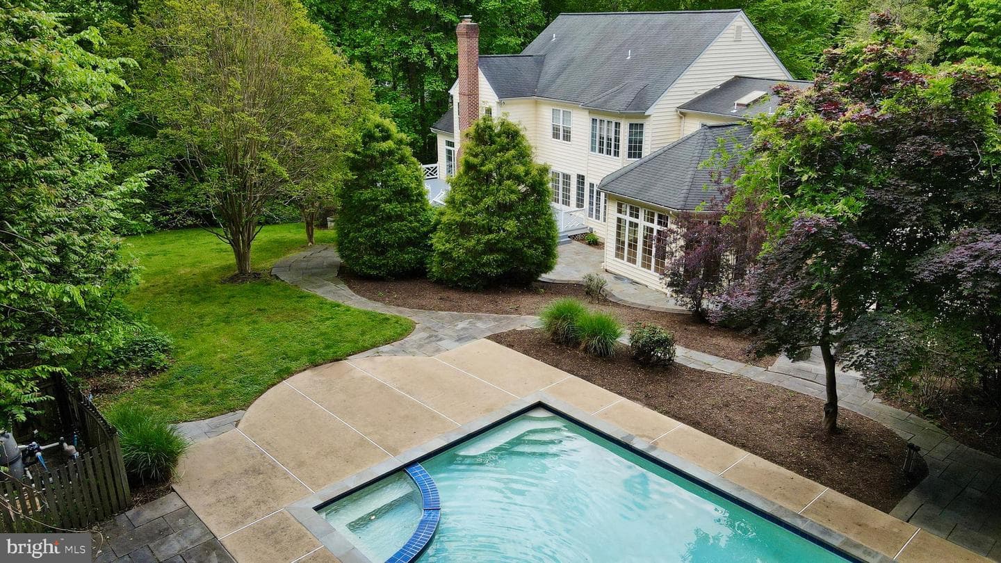 7008 Trappers Court photo 45