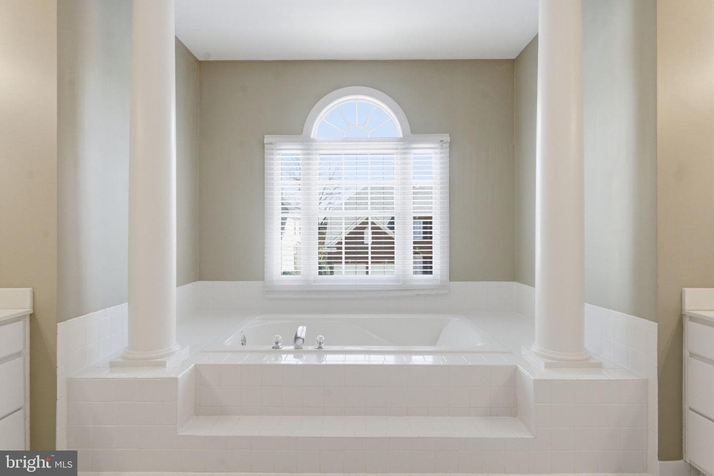 5440 Sherman Oaks Court photo 32