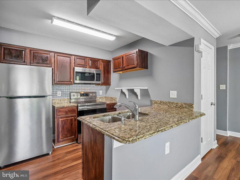 12123 Salemtown Drive photo 3