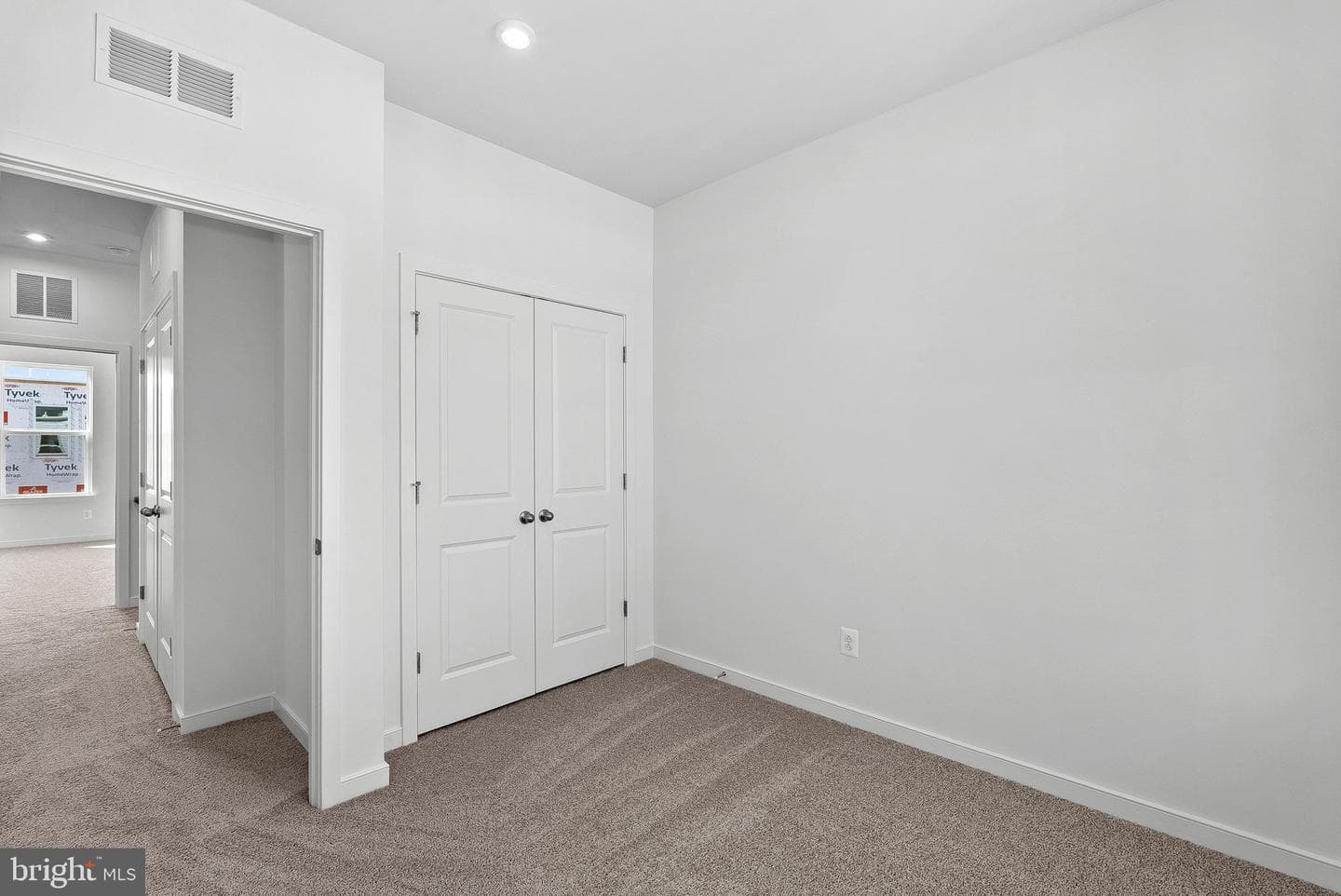 17990 Alicia Avenue photo 17