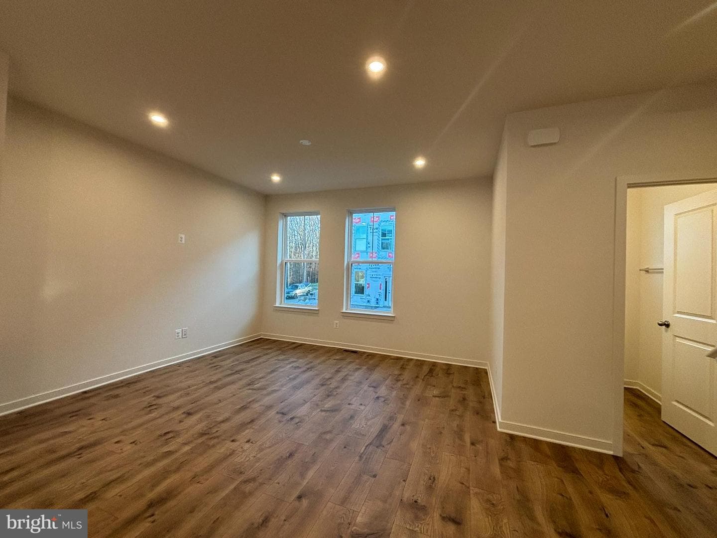 17988 Alicia Avenue photo 5