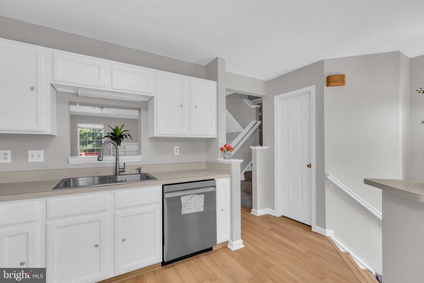 8552 Cabot Court photo 3