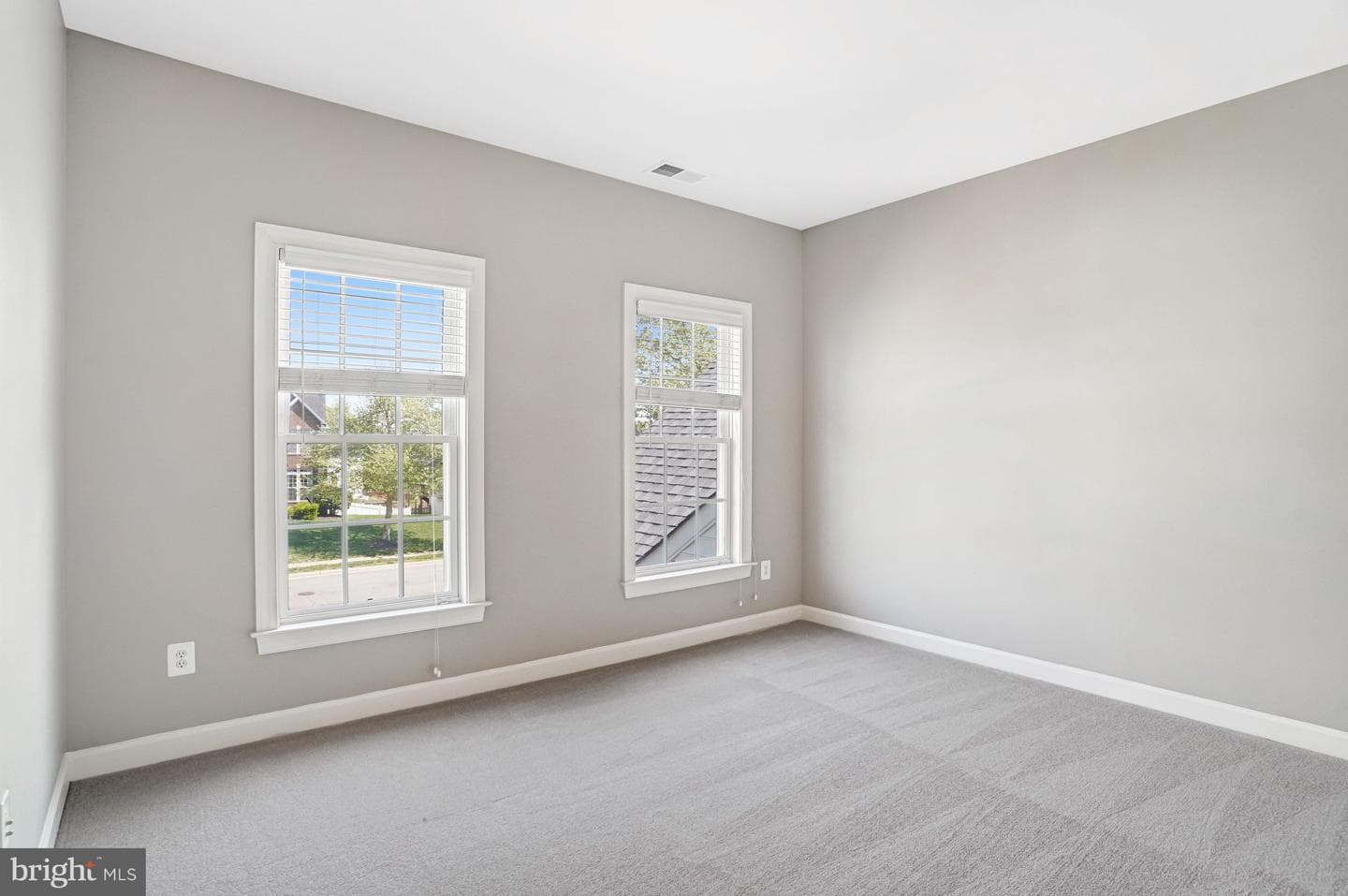 13071 Invergordon Street photo 36