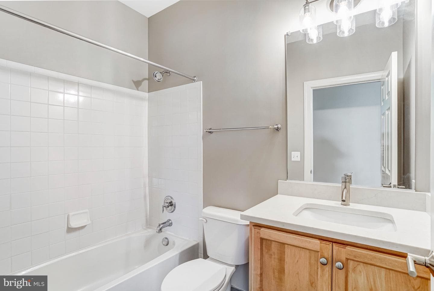 13071 Invergordon Street photo 37