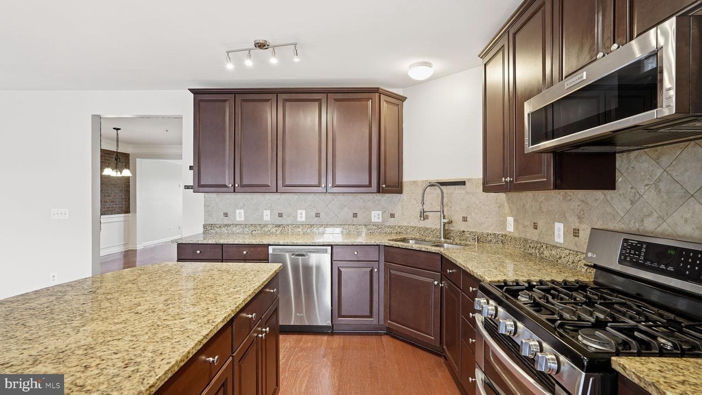 15360 Kensington Park Drive photo 7