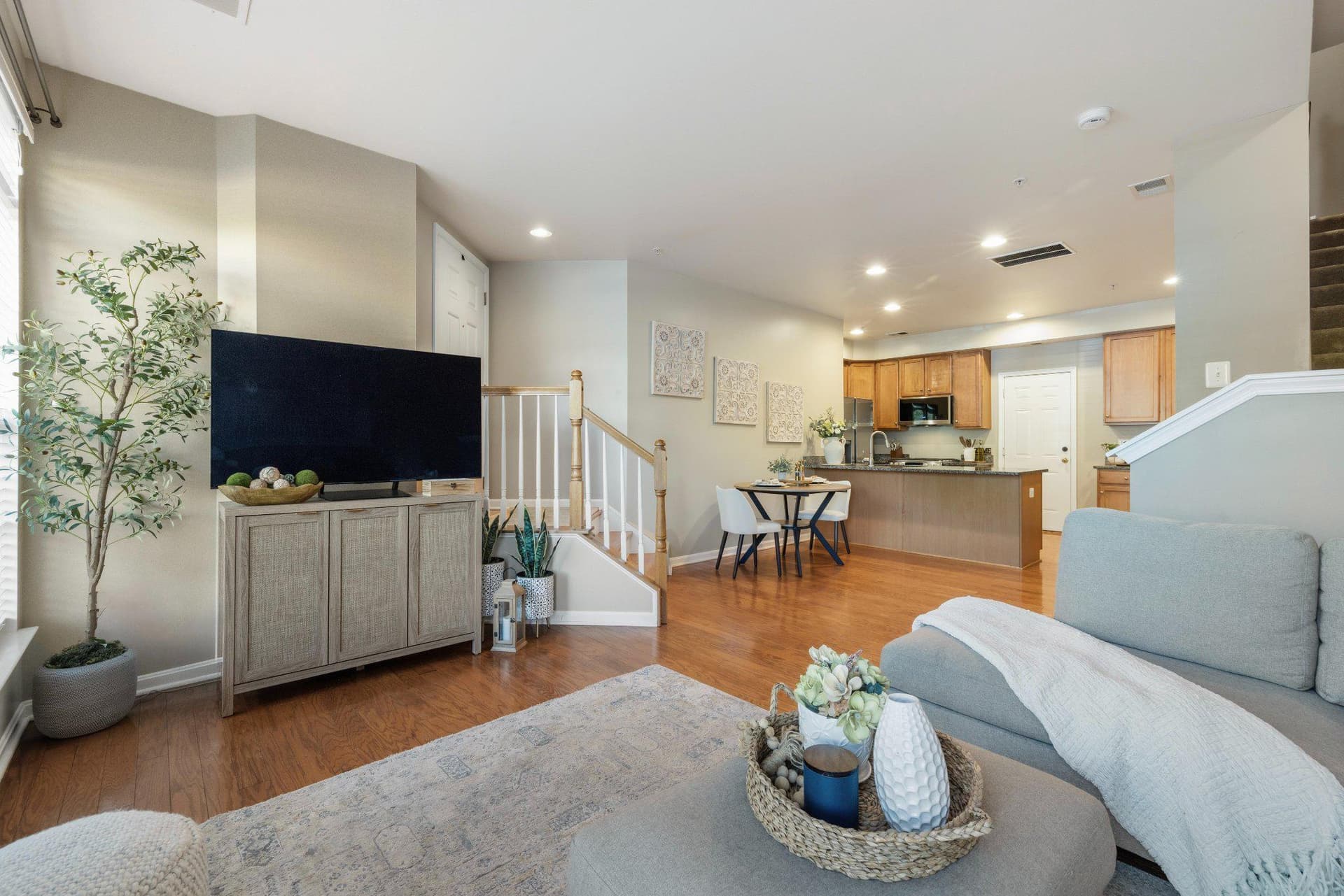 8013 Crescent Park Drive photo 4