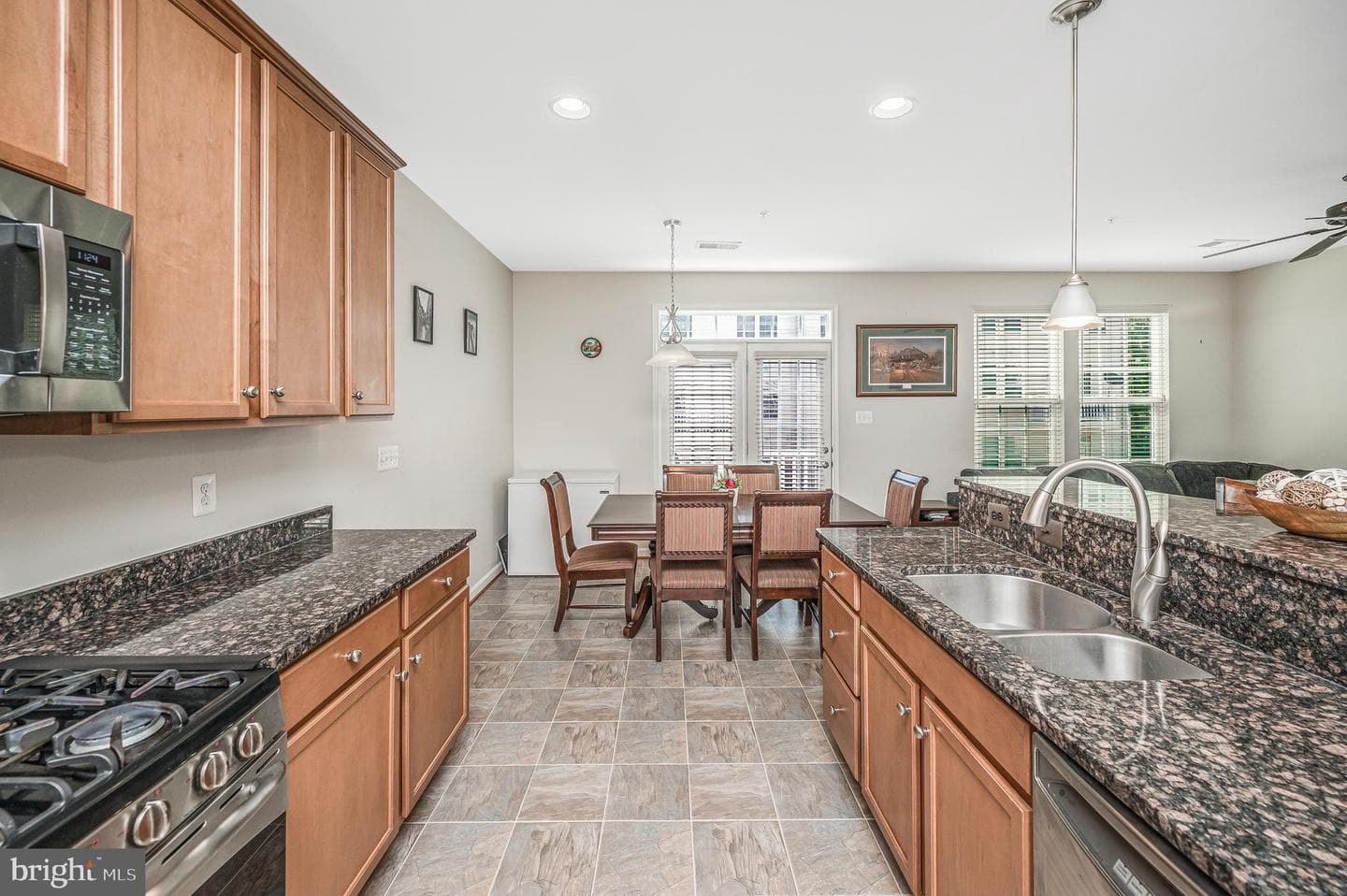15057 Leicestershire Street photo 12