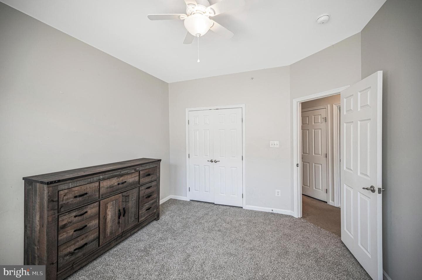 15057 Leicestershire Street photo 23