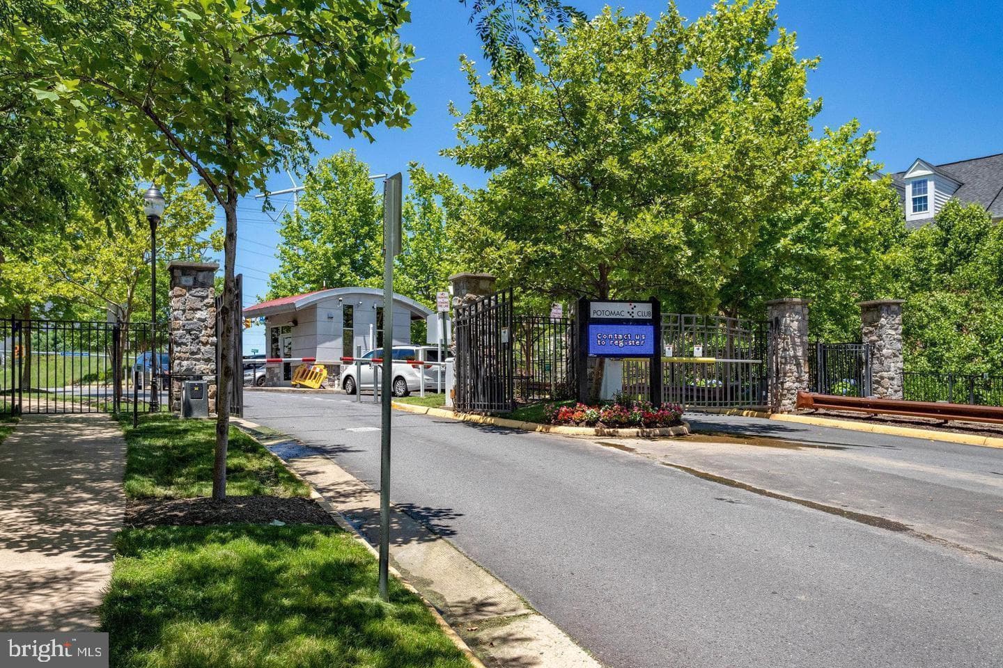2511 Eastbourne Drive photo 26