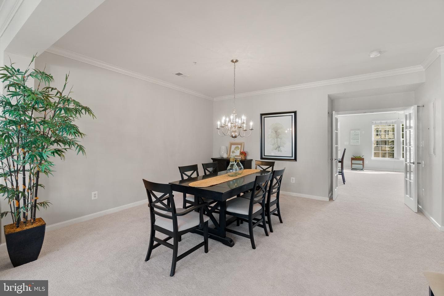 2511 Eastbourne Drive photo 4