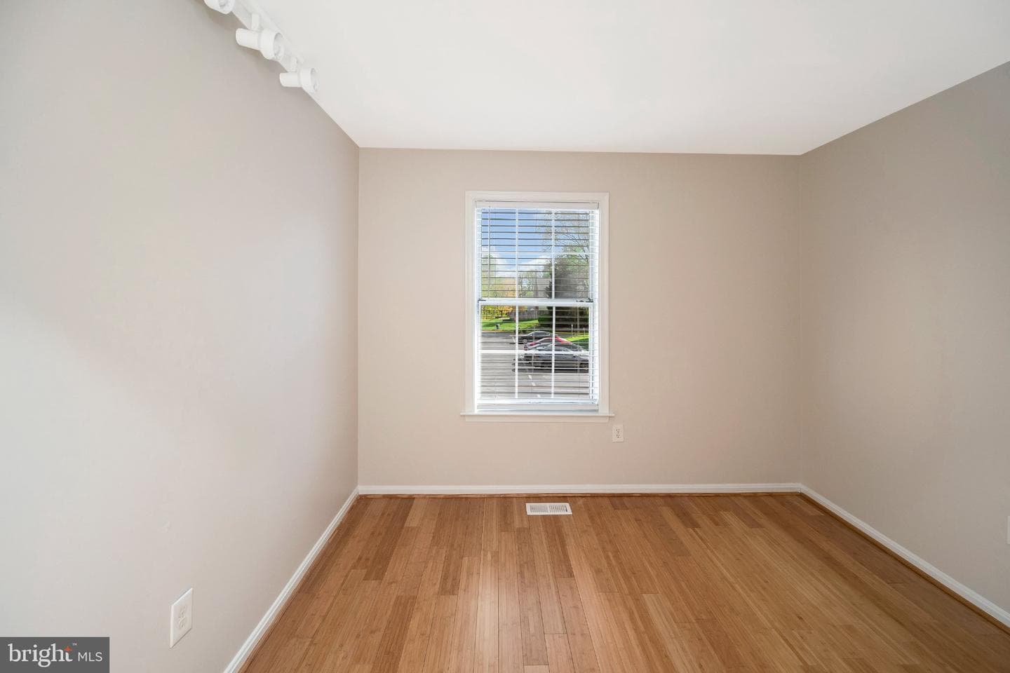 4755 S Park Court S photo 36