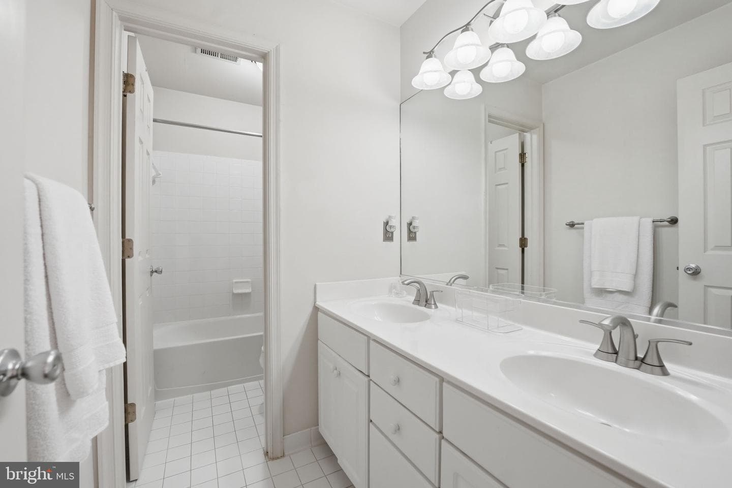 7864 Meadowgate Drive photo 41