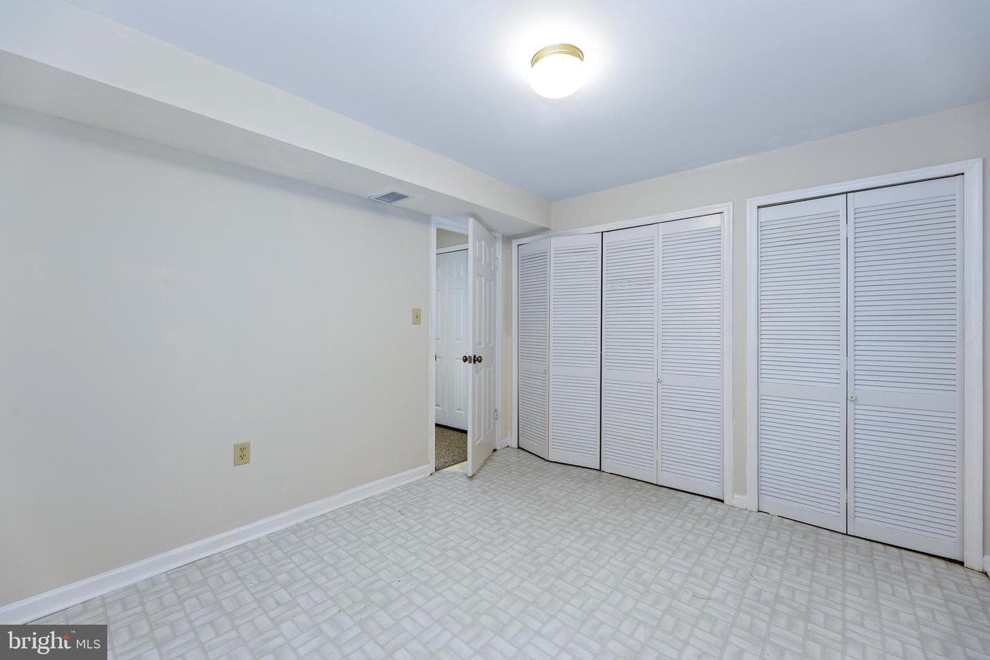 5121 Spring Branch Boulevard photo 34