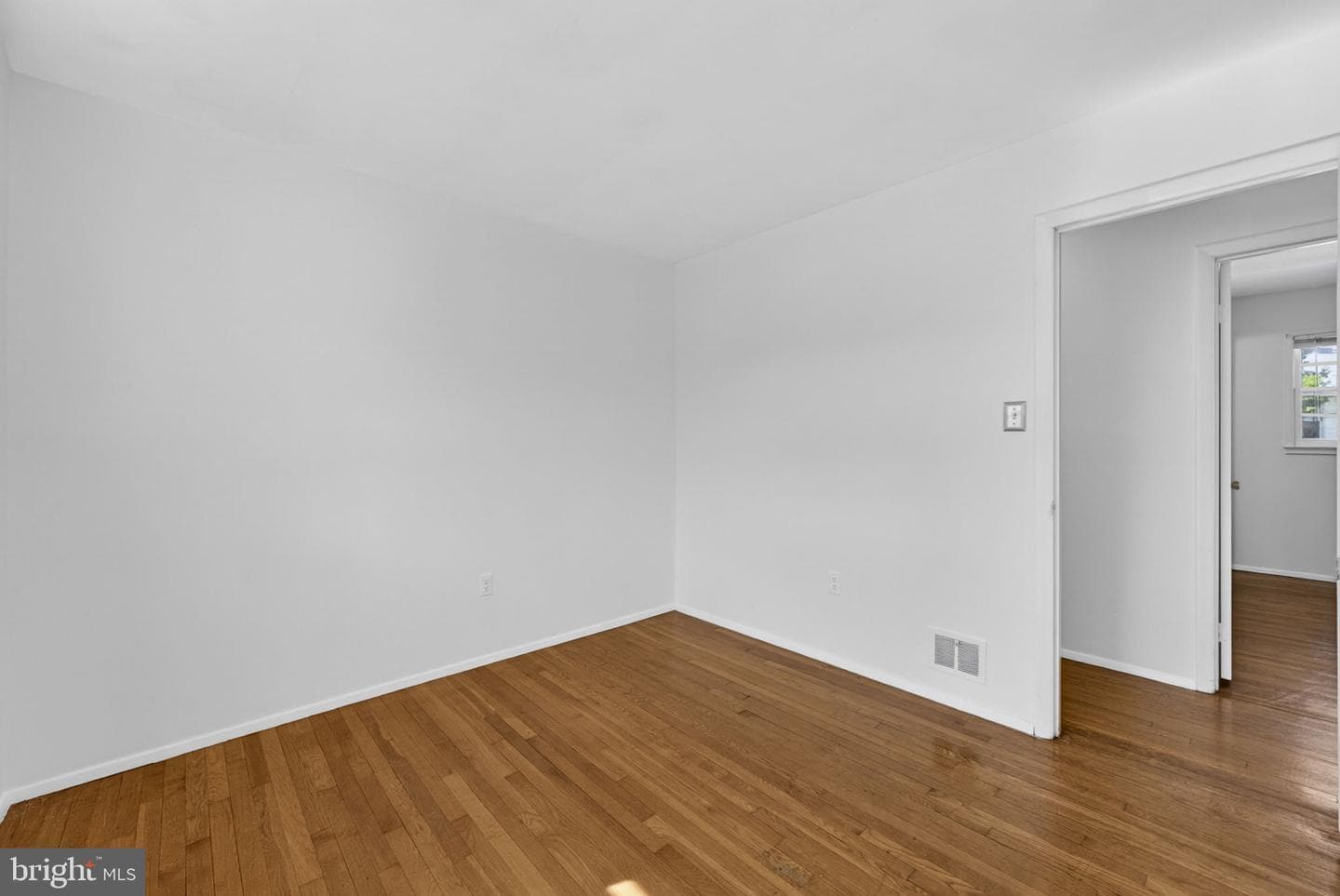 9812 Lomond Drive photo 35