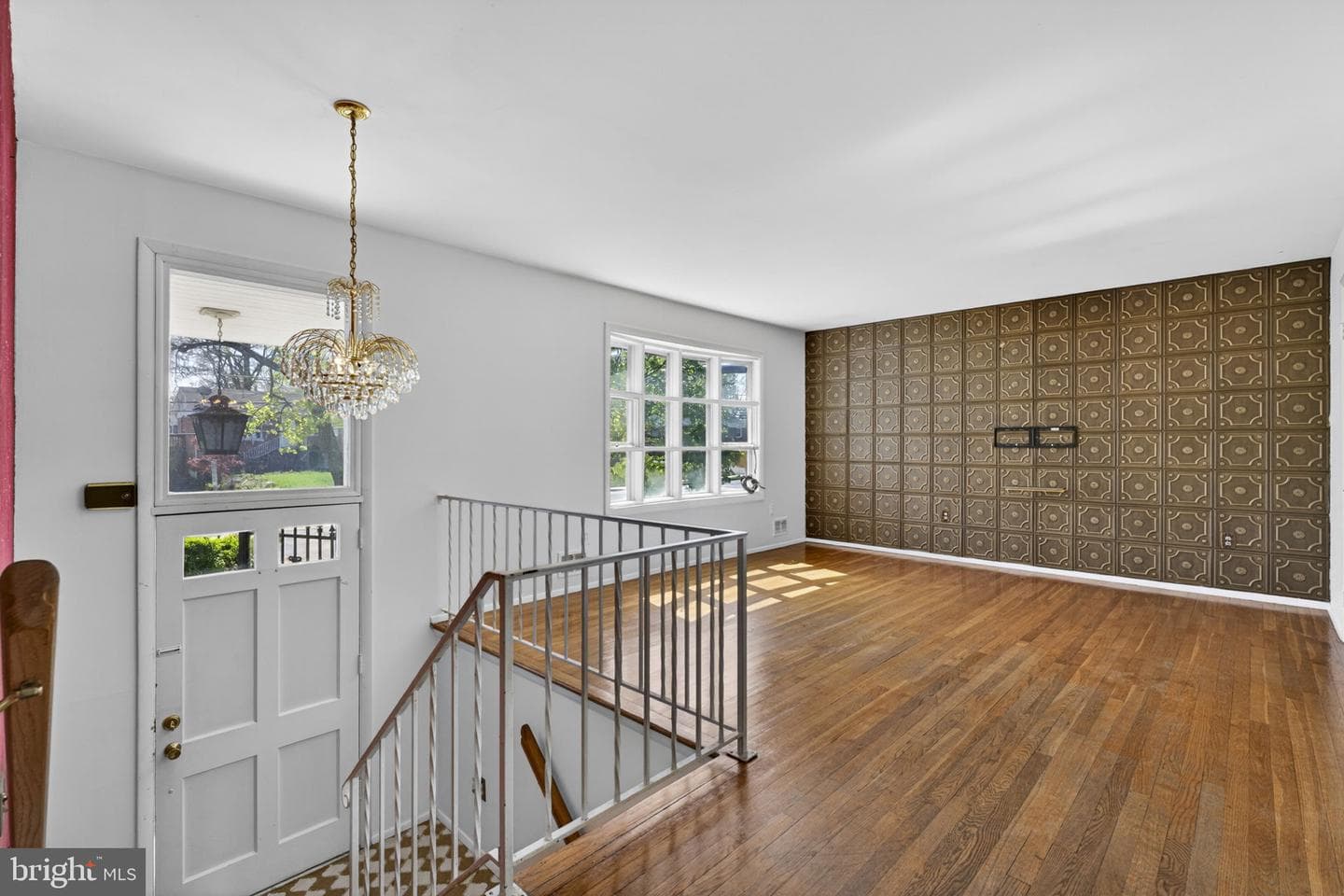 9812 Lomond Drive photo 8