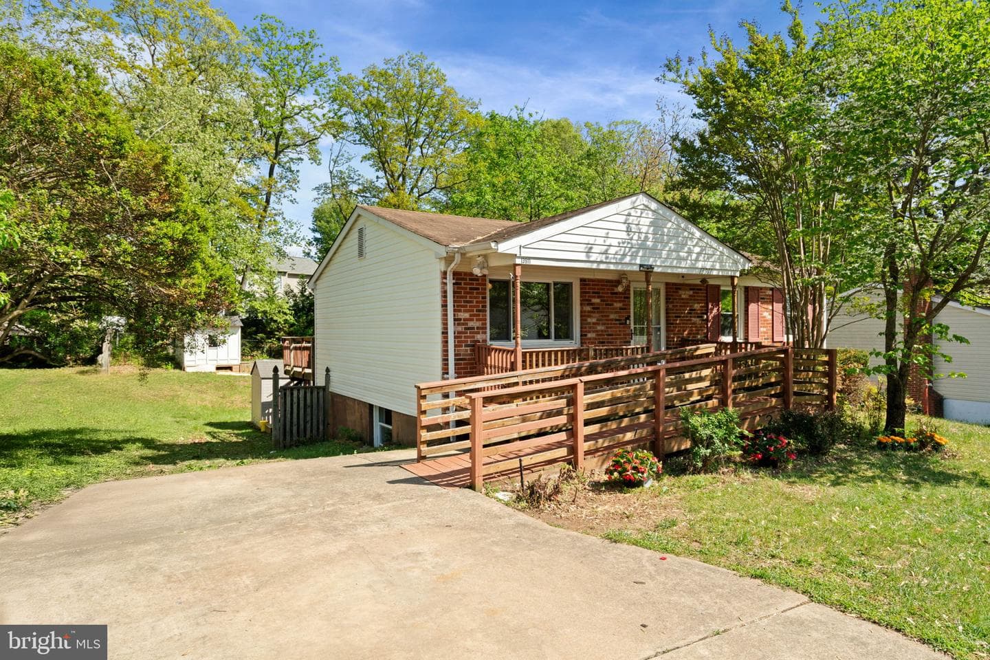 13911 Lynhurst Drive photo 3