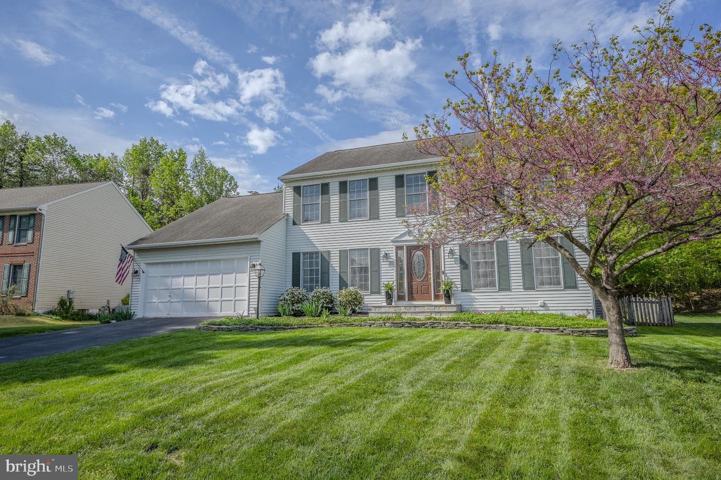 16087 Olmstead Lane photo 2