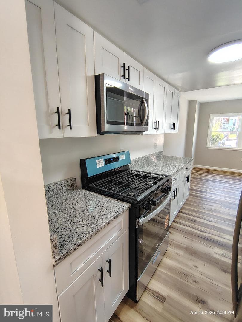 14627 Bakersfield Street photo 11
