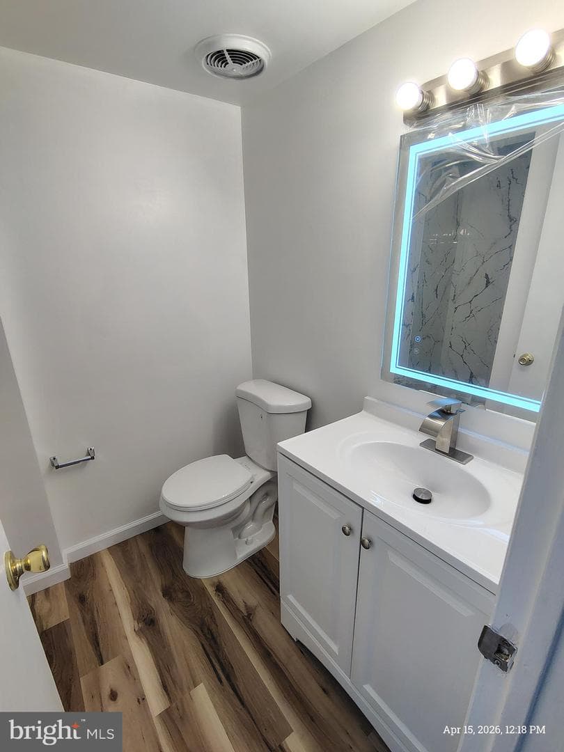 14627 Bakersfield Street photo 19