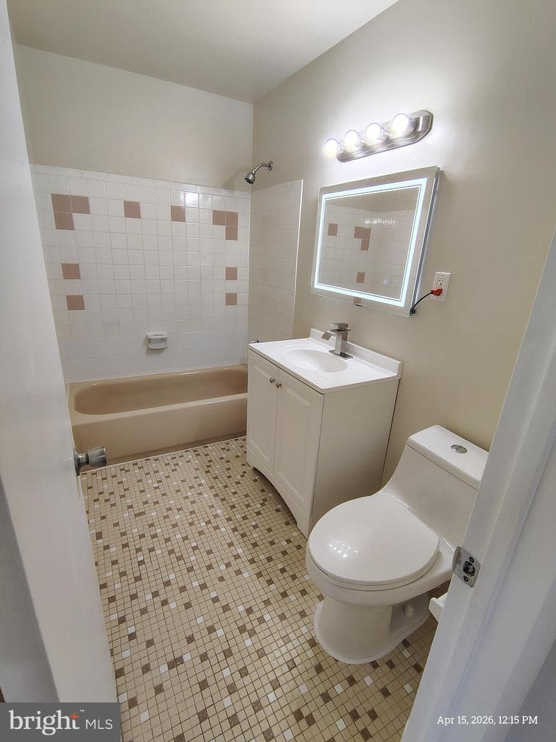 14627 Bakersfield Street photo 31