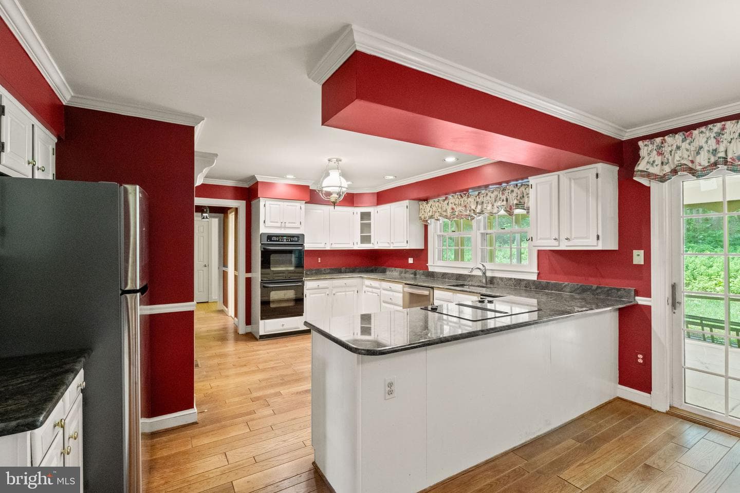 4560 Lynn Forest Drive photo 27