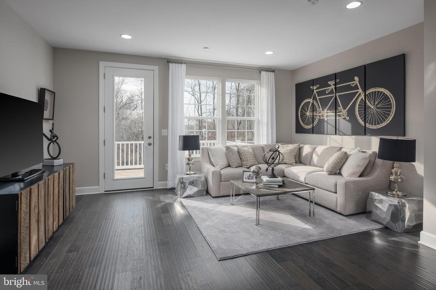 8885 Queensferry Road photo 10