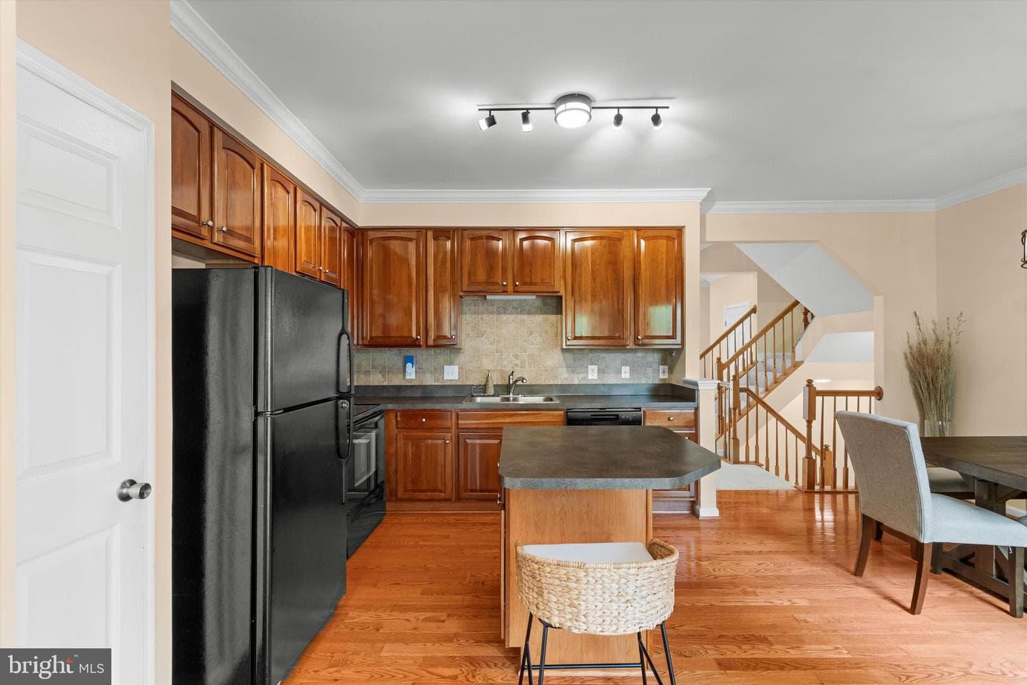 7104 Wheeling Way photo 16