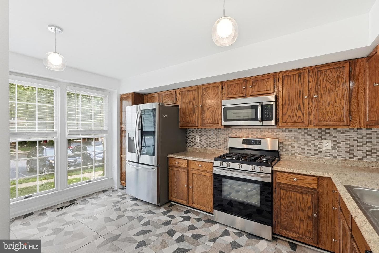 4213 Devonwood Way photo 5