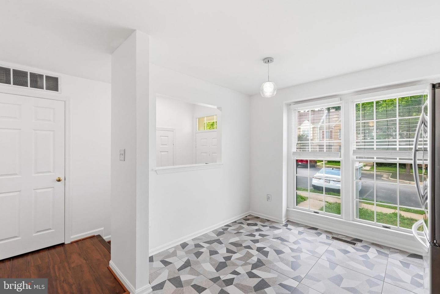 4213 Devonwood Way photo 8