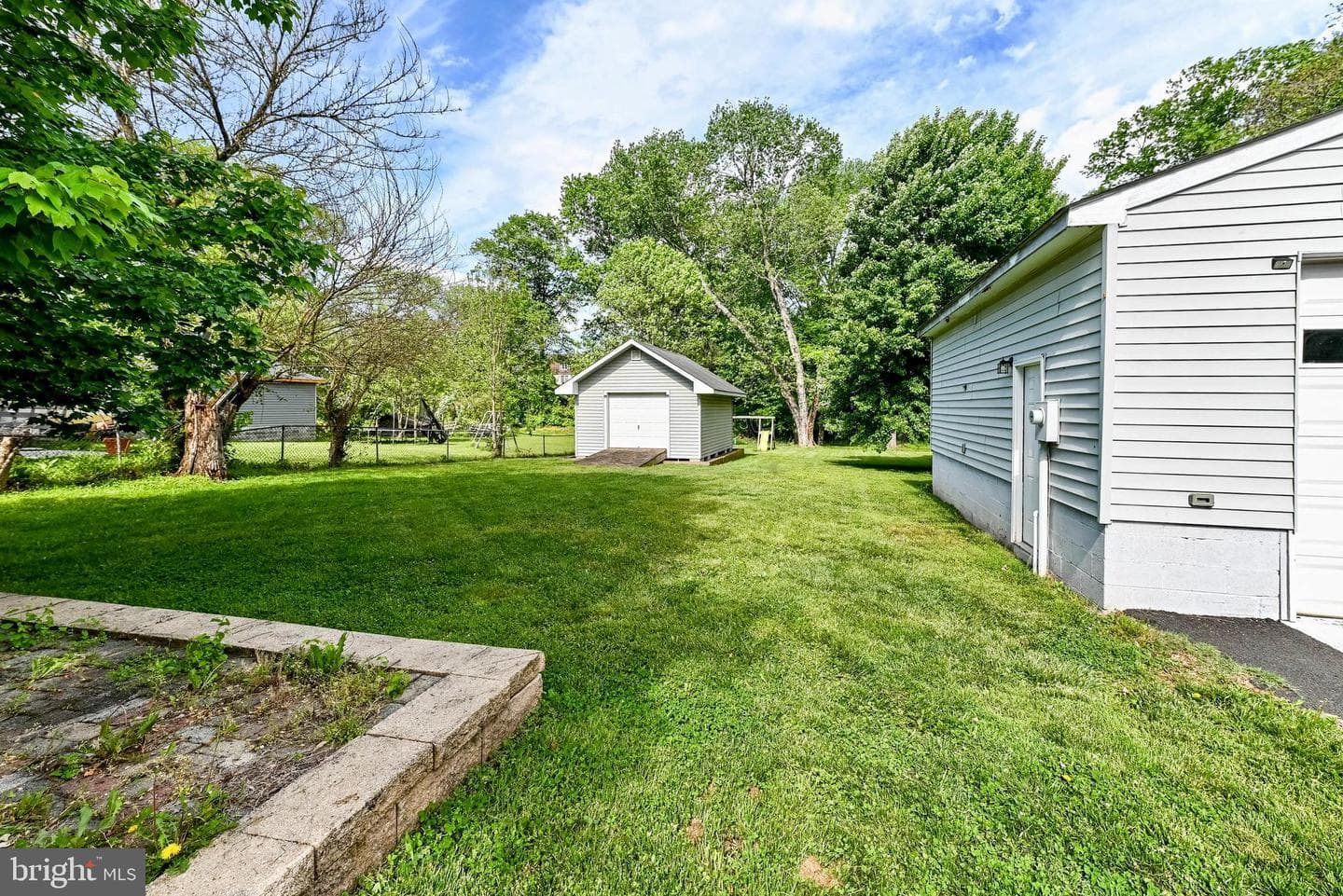 7712 Pine Street photo 26