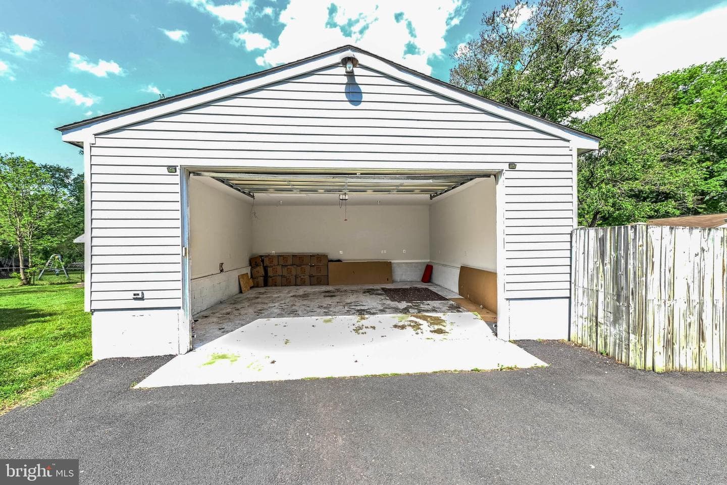 7712 Pine Street photo 27
