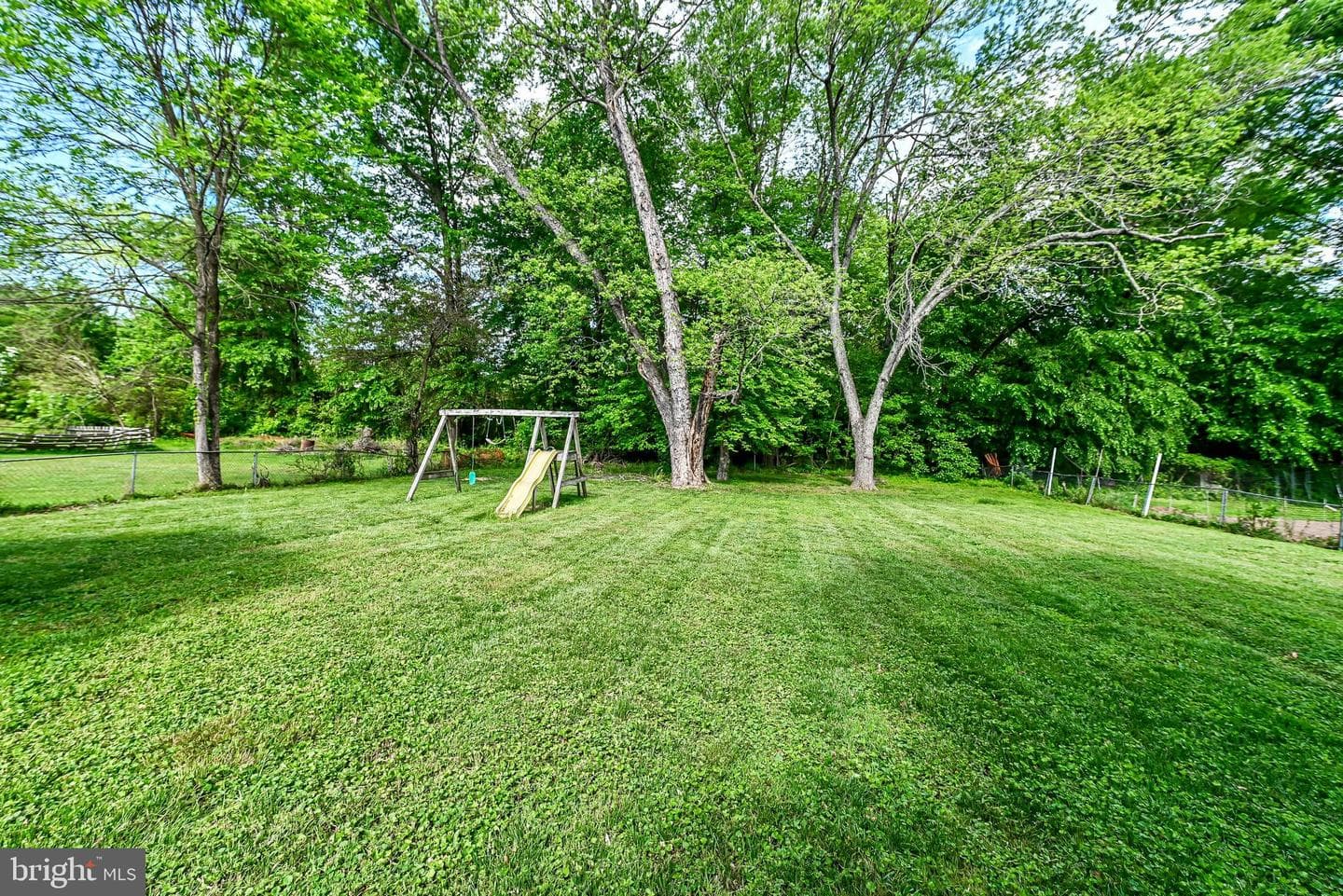 7712 Pine Street photo 35