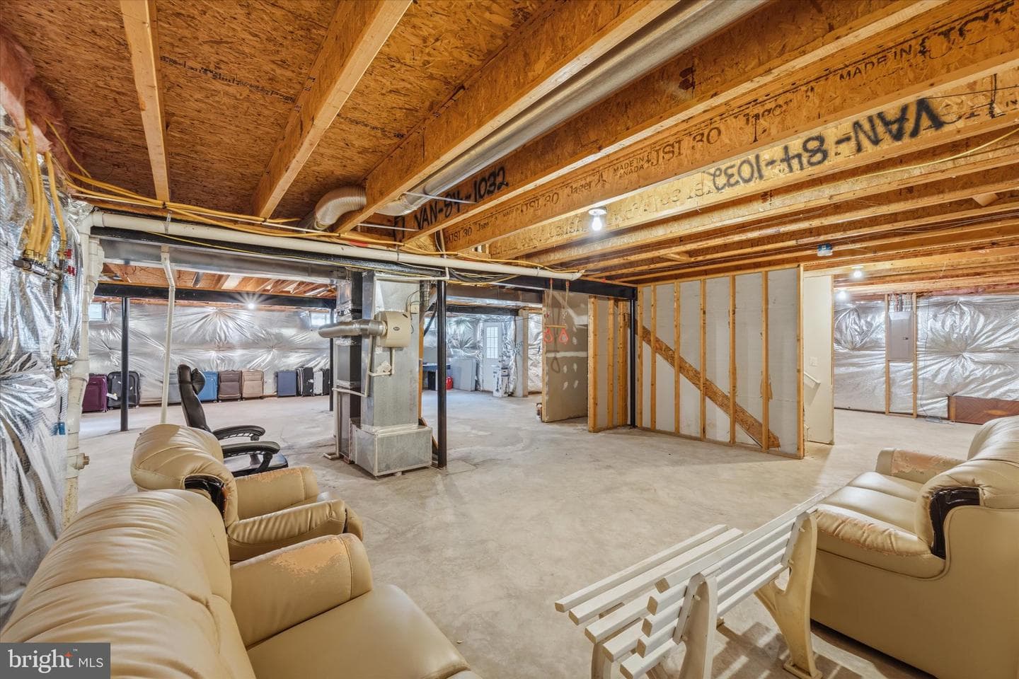 7236 Winnipeg Court photo 39
