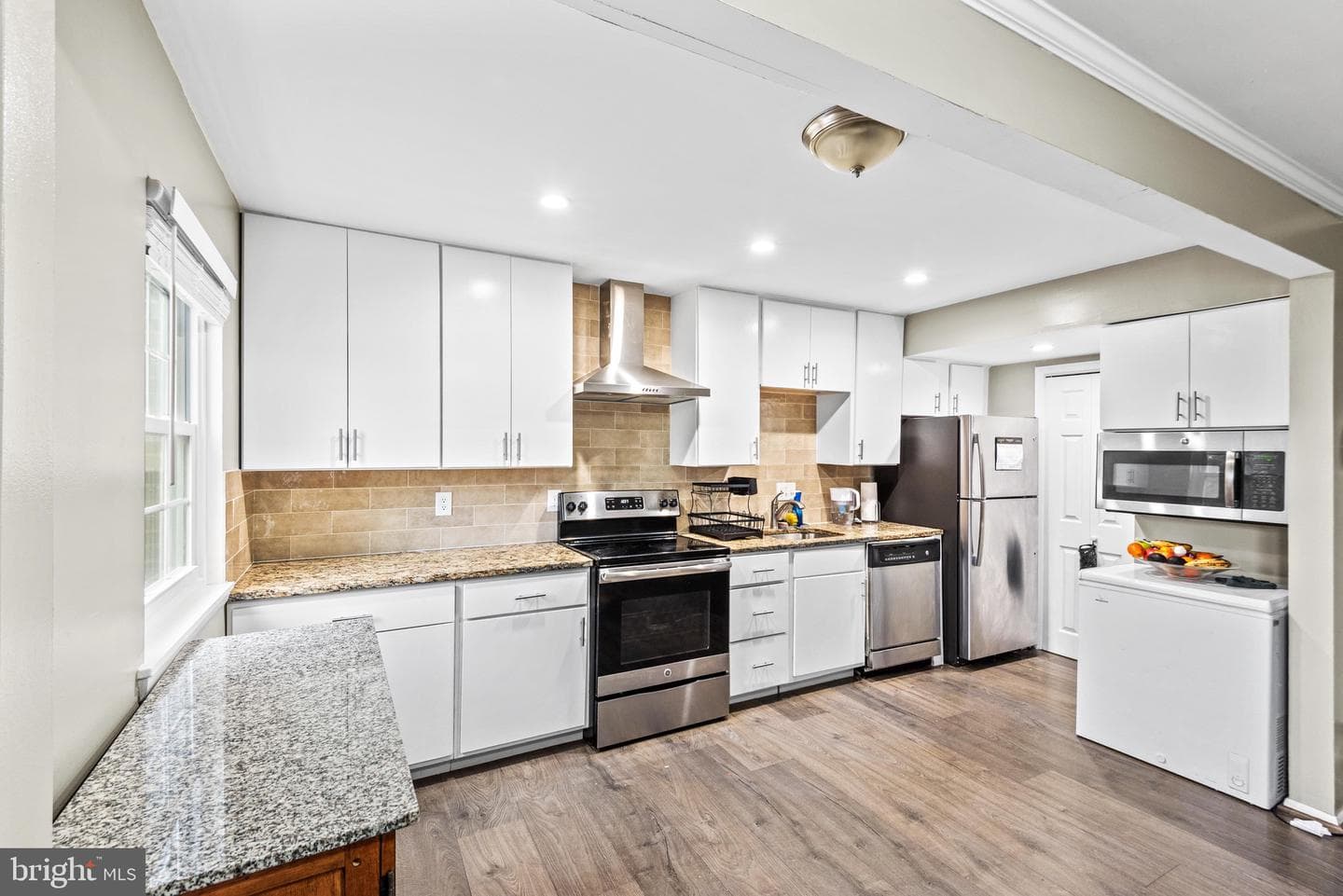 3493 Cranmer Mews photo 5