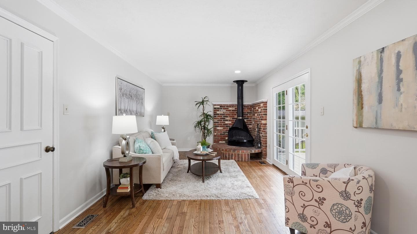 2515 Tabor Court photo 4