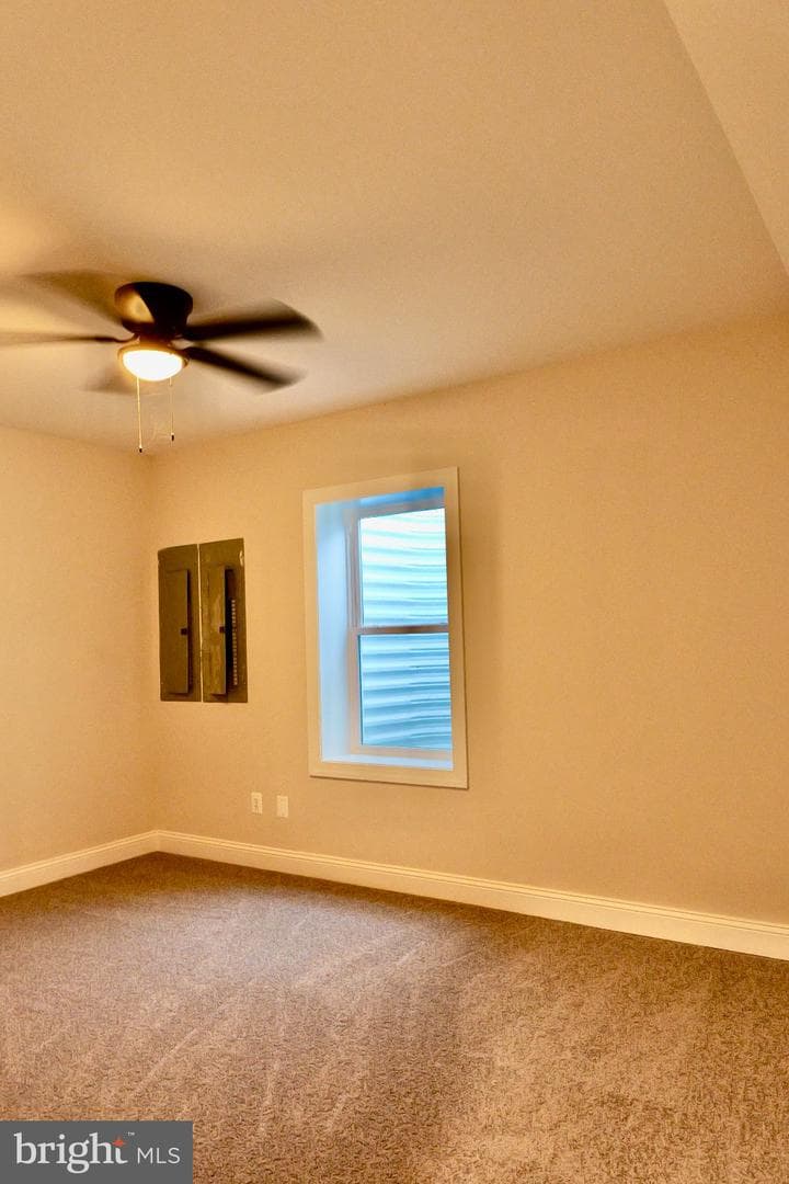 8028 Pinnacle Ridge Drive photo 12