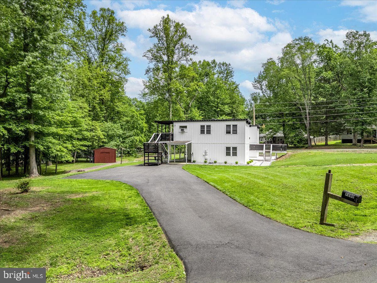 7200 Ridgeway Drive photo 2