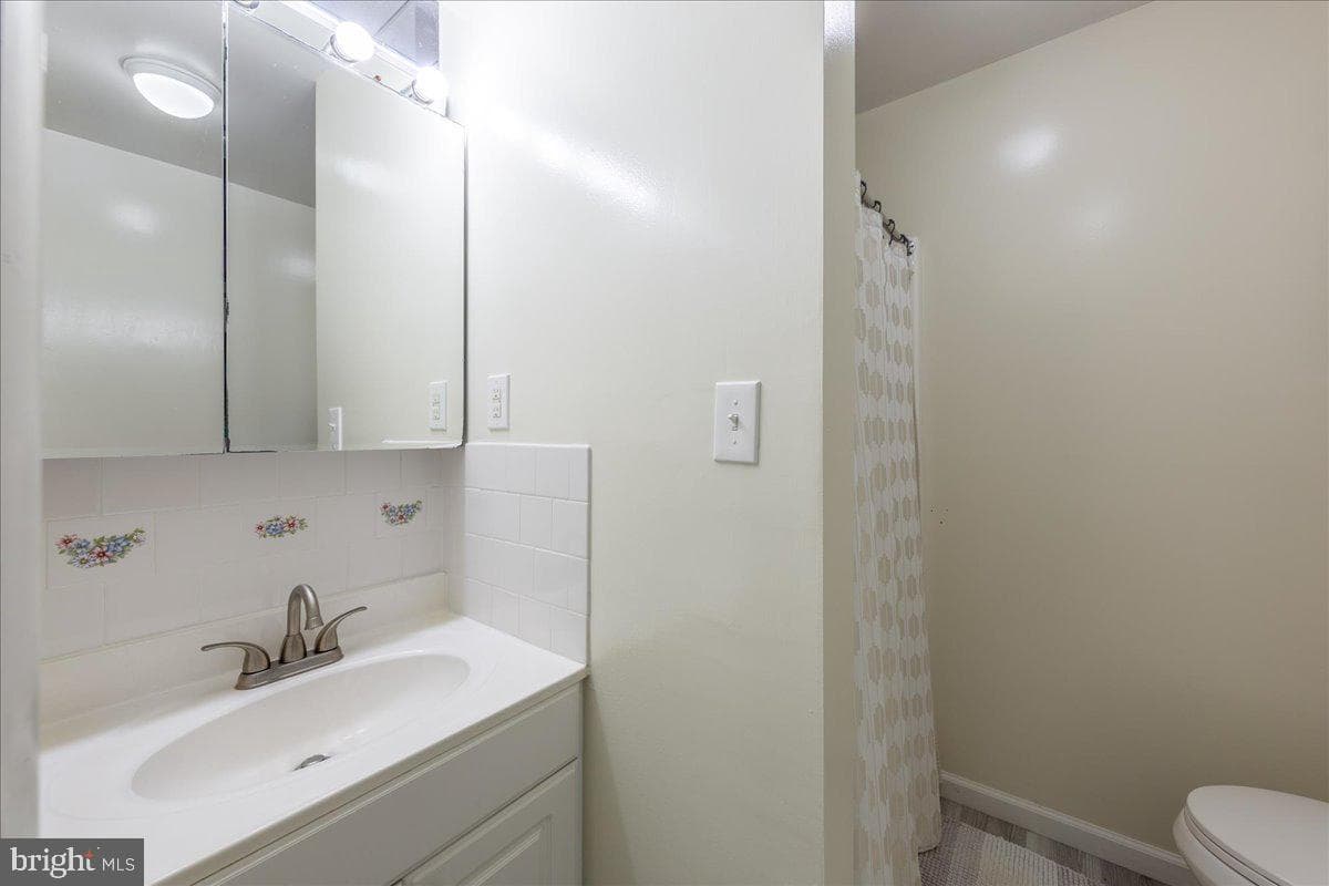 7200 Ridgeway Drive photo 26